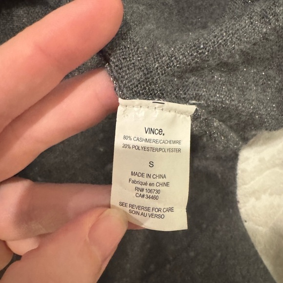 VINCE. CASHMERE BLEND GRAY METALLIC STRIPED PULLOVER LONG SLEEVE SWEATER - Picture 5 of 8